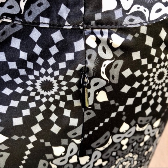 Tory Burch mask print top 100% silk size 6 tank - Picture 4 of 6